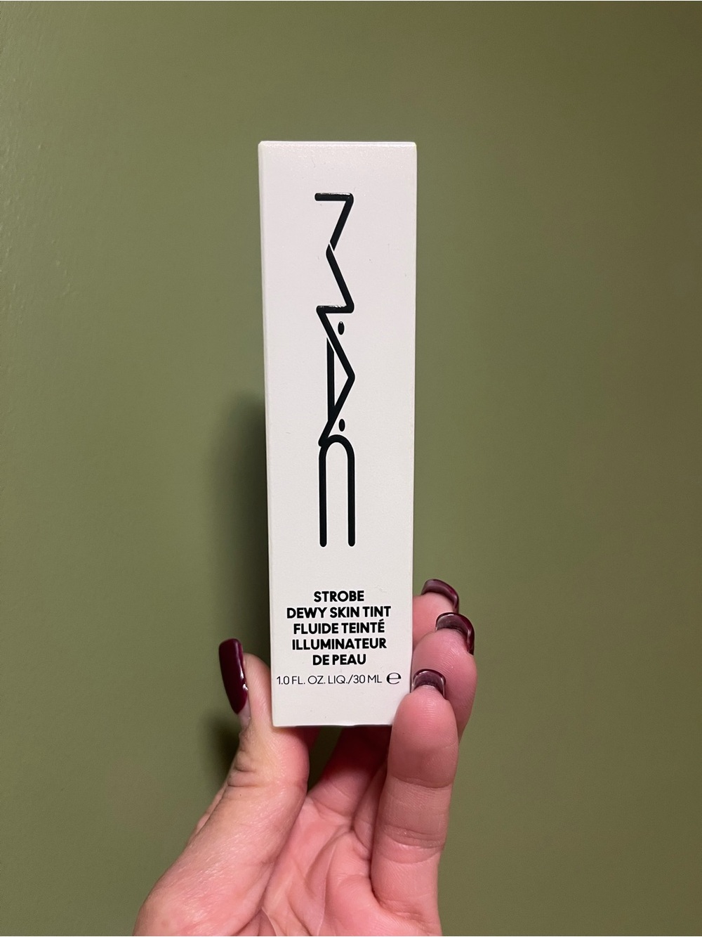 MAC Cosmetics Strobe Dewy Skin Tint - Deep 3
